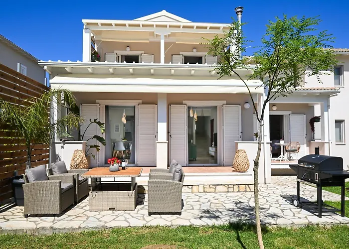 Depis Home, In Lefkas Town Villa *
