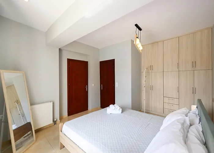 Depis Home, In Lefkas Town Villa *